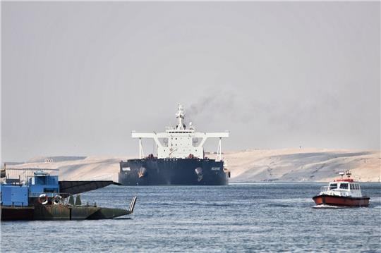 Große Reedereien meiden zunehmend die Route durch das Rote Meer und den Suezkanal.