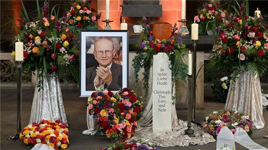 Große Trauerfeier für Willi Lemke im Bremer Dom