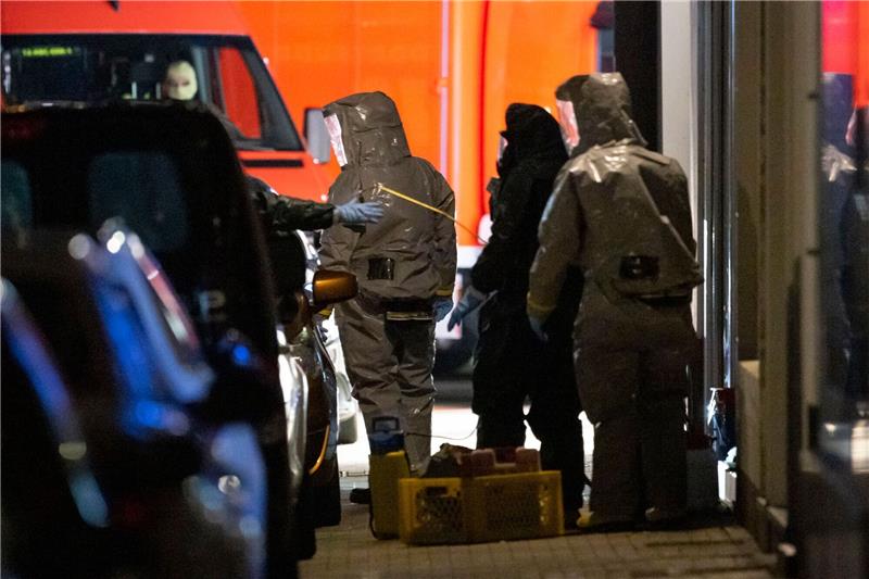 Terrorverdacht Castrop-Rauxel: Ein Verdächtiger entlassen Großeinsatz in Castrop-Rauxel: Die zwei festgenommenen Männer sollen versucht haben, an Giftstoffe zu kommen, um Menschen zu töten.