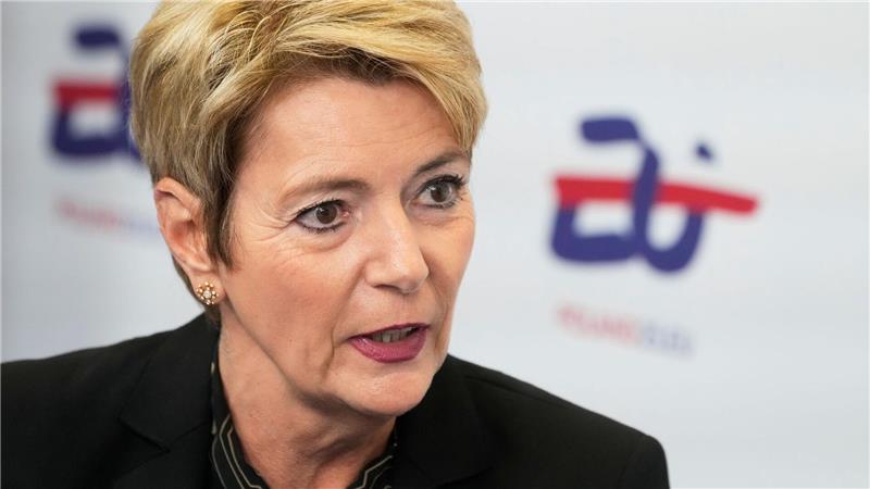 Schweiz nach Zollhammer unter Schock Großes Bedauern über US-Zölle: Bundespräsidentin Keller-Sutter. (Archivbild)