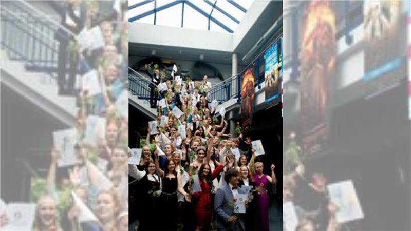 Mit dem Abschluss den Heimathafen verlassen Großes Kino: Im Cineplex in Goslar feiern Abiturientinnen und Abiturienten der Berufsbildenden Schulen Goslar-Baßgeige/Seesen ihren Abschluss. Foto: Privat