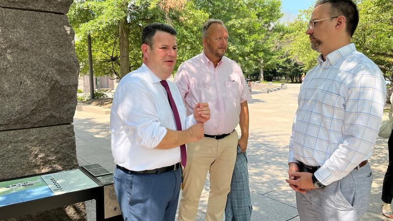 Deutsches Aufatmen nach Bidens Paukenschlag Großes Thema in Washington: Hubertus Heil fragt nach dem US-Wahlkampf.