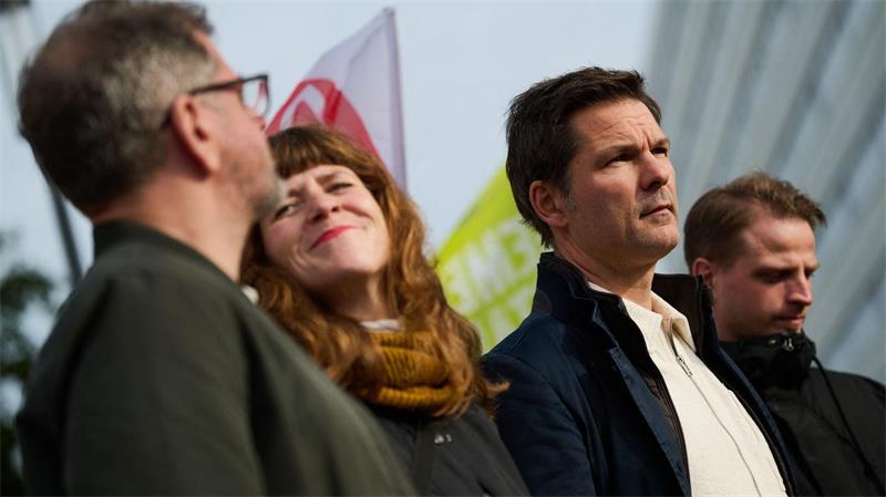 Trotz vieler Hürden: Berliner Parteien sondieren weiter Grüne, Linke und SPD müssen bei ihren Sondierungsgesprächen noch einige Hürden nehmen.