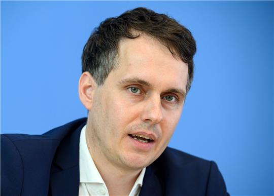 Grünen-Haushaltsexperte Sven-Christian Kindler zeigt sich hinsichtlich der Etatplanung 2024 zuversichtlich.