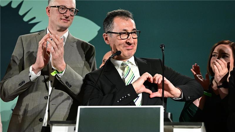 Grünen-Kandidat Özdemir bot noch am Wahlabend der CDU eine erneute Zusammenarbeit an.