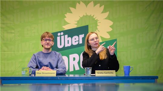 Grünen-Landeschefin Greta Garlichs sieht die Demokratie vor einer Zerreißprobe.