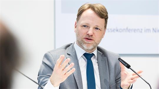 Grünen-Politiker Gerald Heere ist seit 2022 Finanzminister in Niedersachsen. (Archivbild)