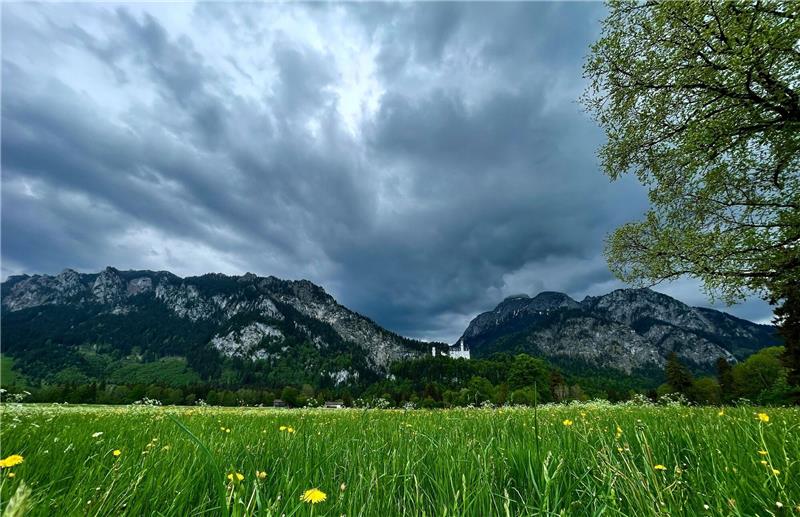 Heftige Gewitter erwartet - wie schlimm wird es im Harz? Grund für die drohenden heftigen Gewitter über Teilen Deutschlands ist eine warme und zunehmend sehr feuchte Luftmasse, die aus dem Westen kommt. (Archivbild)