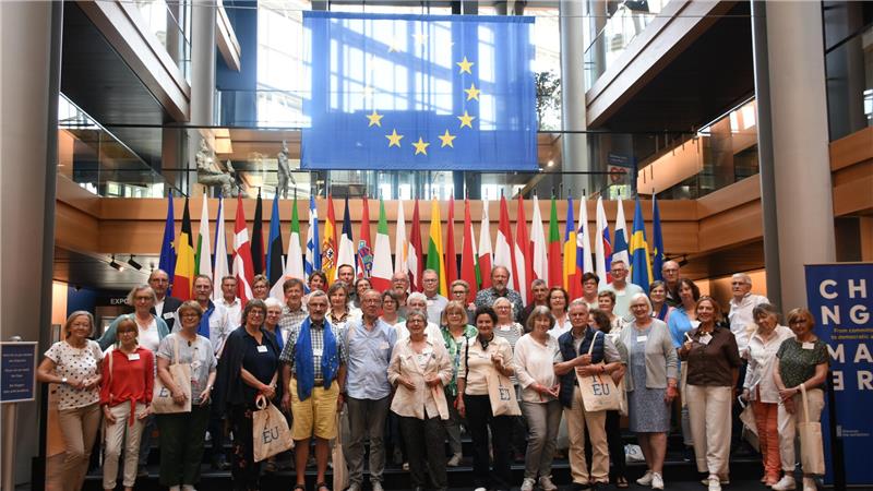 Die Europametropole im Elsaß ist eine Reise wert Gruppenbild im Europäischen Parlament; kurz nachdem hier der jordanische König empfangen wurde.