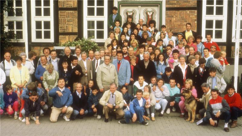 Hornburg freut sich auf musikalische Gäste aus Montelabbate Gruppenbild vor dem Heimatmuseum 1987 mit dem Orchester aus Italien.