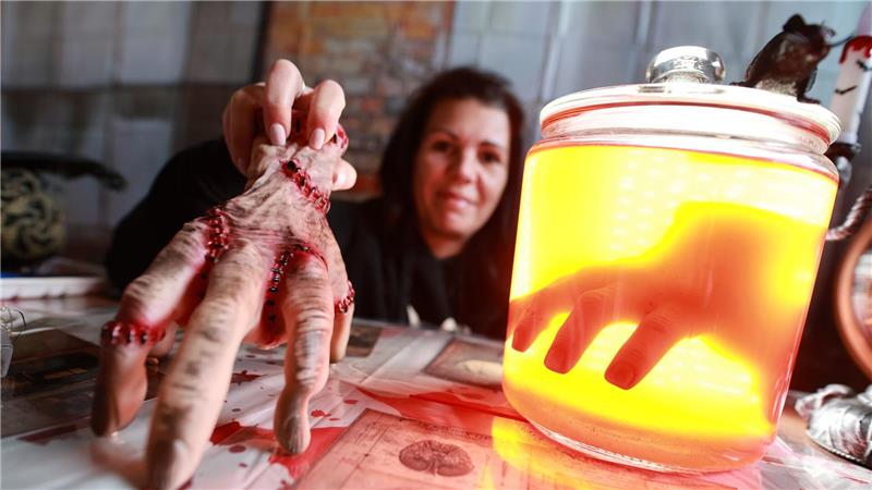 Bilder des Tages Grusel zum Anfassen: Horrorhaus in Veckenstedt öffnet seine Pforten