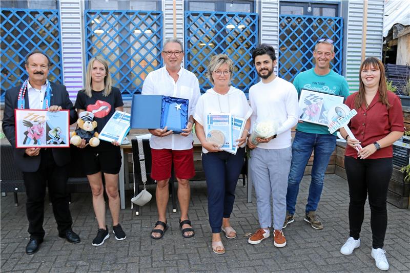 Günter Koschig (GZK, von links), Claudia Daul, Klaus und Petra Kubitschke, Baran Saleh, Florian Wildmann (GZK) und Jasmin Stein (Weißer Ring).  Foto: Hartmann