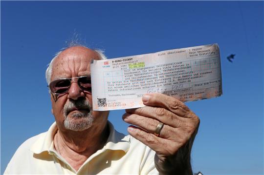 Günter Voß testet in diesem Monat das 9-Euro-Ticket – aus verschiedenen Gründen ist er schon jetzt für keine Verlängerung dieses Modells.  Fotos: Gereke