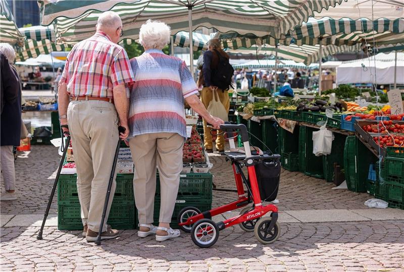 R+V-Chef: Reform privater Altersvorsorge voranbringen Gut abgesichert im Alter: Dafür sollte es aus Sicht der genossenschaftlichen Versicherungsgruppe R+V eine staatlich geförderte private Altersvorsorge geben.