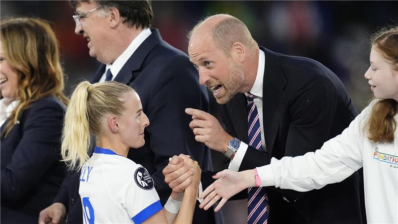 God save Wiegman: König Charles erteilt nächsten Auftrag Gut gemacht: Prinz William beglückwünscht Siegtorschützin Chloe Kelly.