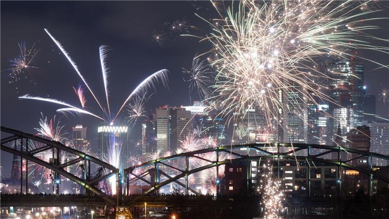Kurz vor Silvester: Ansturm auf Böller und Raketen Gut jeder fünfte Bundesbürger will laut einer neuen Umfrage zum Jahreswechsel privates Feuerwerk zünden. (Archivbild)