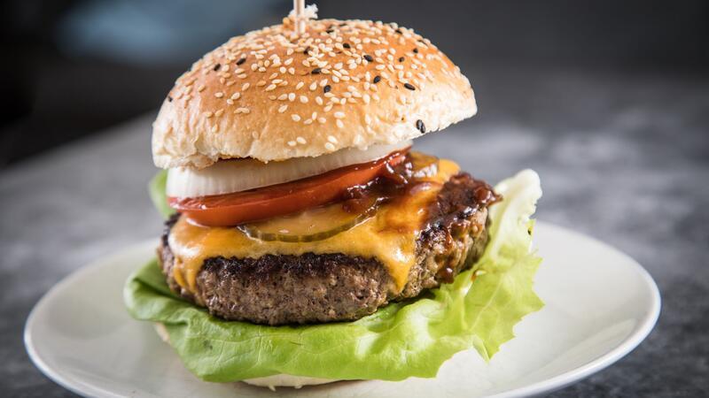 Edles Fleisch und Extras: 4 Merkmale eines Gourmet-Burgers Gute Qualität kann man schmecken.