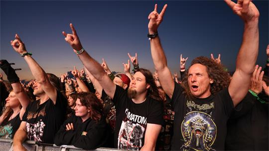 Gute Stimmung bei den Bands: Rund 25.000 Fand von Rock und Metal kommen jedes Jahr am ersten Juliwochenende beim Rockharz zusammen.