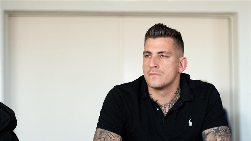 Rapper Gzuz: Nummer eins mit „Scherbenhaus“ Gzuz, der eigentlich Kristoffer Jonas Klauß heißt, lebt mit seiner Frau und drei Kindern in Halstenbek (Archivbild).