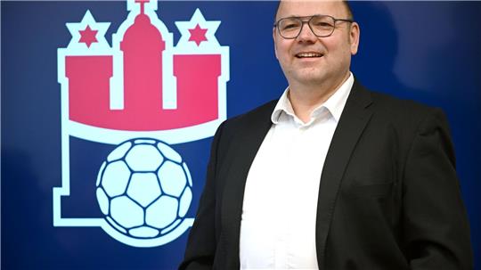 HSVH-Geschäftsführer Christian Hüneburg zeigte sich erfreut über die erfolgte Lizenzerteilung. (Archoibild)