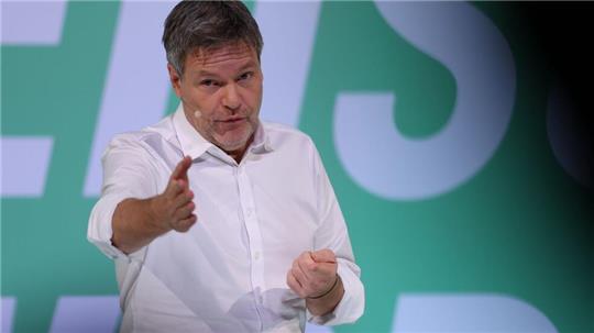 Habeck will einen „Nationalen Bildungspakt“ mit den Ländern und setzt außerdem auf KI. 