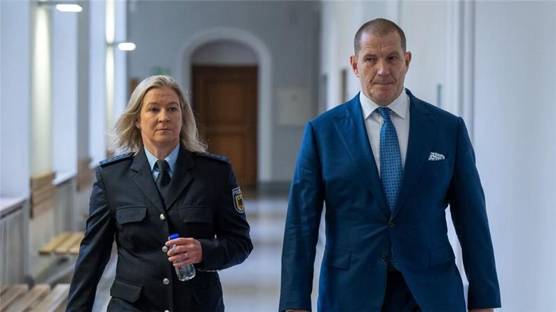 Pechstein-Team: Millionen-Streit gegen Weltverband beendet Haben sich nach eigener Aussage mit der Isu geeinigt: Claudia Pechstein und ihr Lebensgefährte Matthias Große.