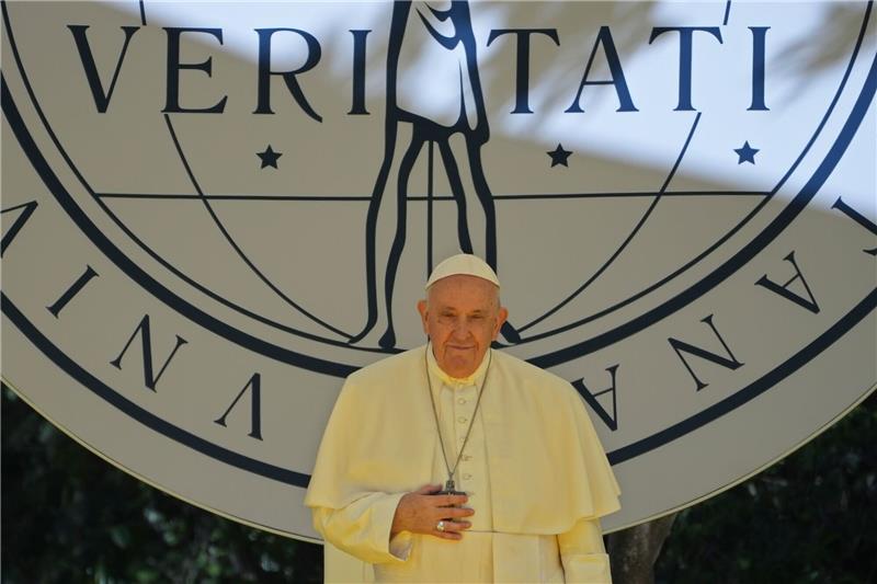 Papst ermutigt Jugend zum Einsatz für eine bessere Welt «Habt den Mut, Ängste durch Träume zu ersetzen»: Papst Franziskus.