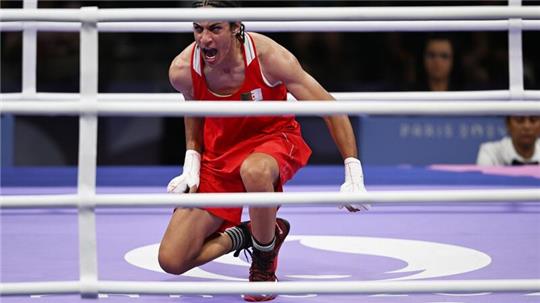 Hält dem Druck stand: Algeriens Boxerin Imane Khelif holt eine Medaille.