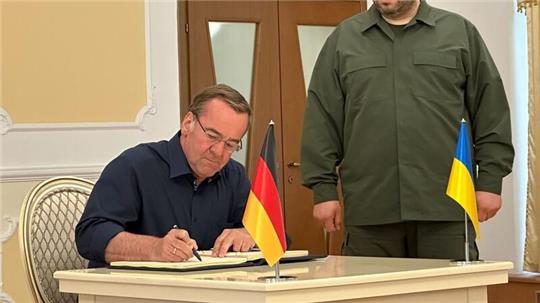 Hält sich derzeit in Odessa auf: Boris Pistorius in Anwesenheit seines ukrainischen Amtskollegen Rustem Umjerow.
