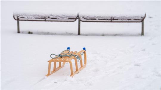 Händler melden eine deutlich höhere Nachfrage nach Produkten wie Schlitten. (Symbolbild)
