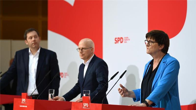 Merz sieht Anspruch auf CDU-Regierungsbeteiligung in Hamburg Hamburgs Bürgermeister Peter Tschentscher lässt die Frage nach dem künftigen Koalitionspartner seiner SPD vorerst offen.