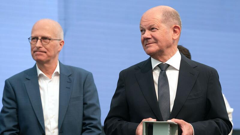 Hamburgs Bürgermeister Peter Tschentscher setzt trotz schlechter Umfragewerte für den Kanzler im Bürgerschaftswahlkampf auf Olaf Scholz.