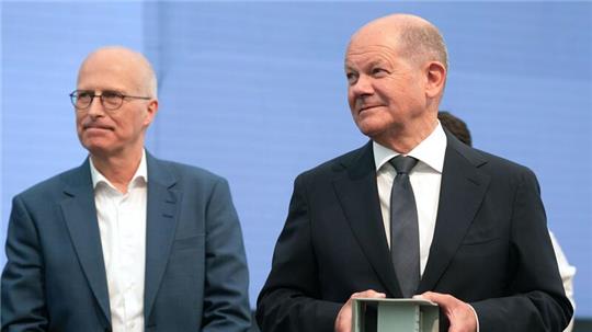 Hamburgs Bürgermeister Peter Tschentscher setzt trotz schlechter Umfragewerte für den Kanzler im Bürgerschaftswahlkampf auf Olaf Scholz.