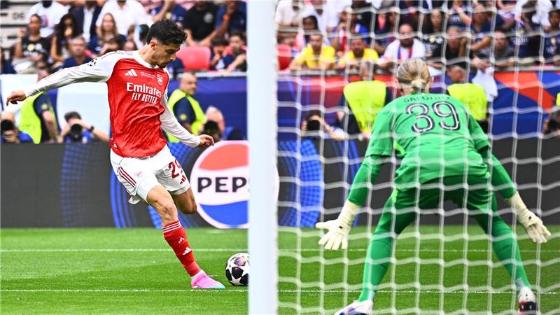 Hammer aus spitzem Winkel: Havertz eiskalt vor dem Tor. 