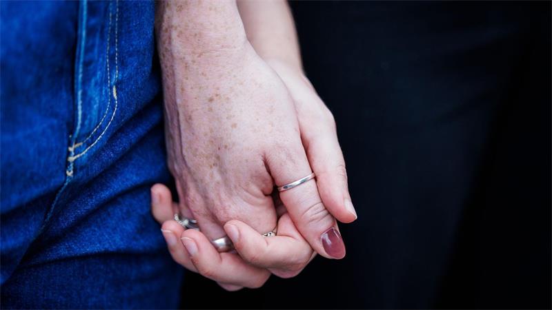 Hand in Hand gegen den Hass