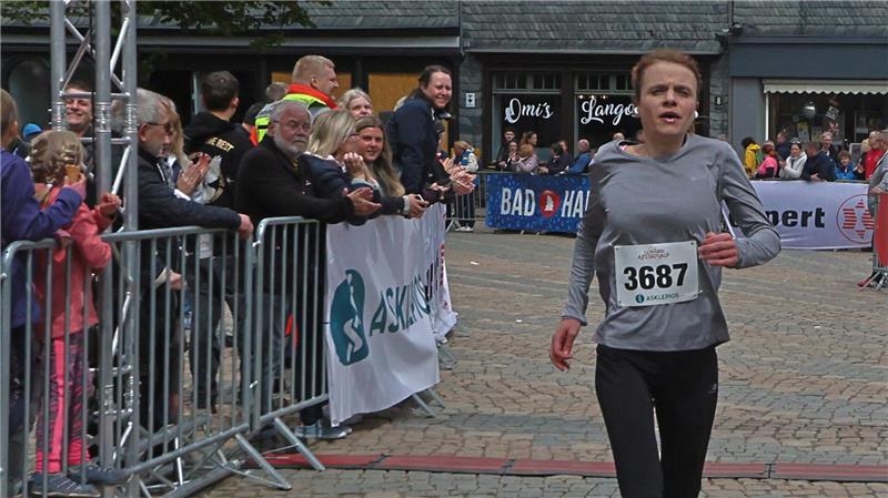 Der Tag der Rekorde Hanna Fehlhaber siegt über 4,8km und wird Zweite über 9,6km.