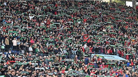 Hannover-Fans beim Derby gegen Eintracht Braunschweig. (Archivbild)