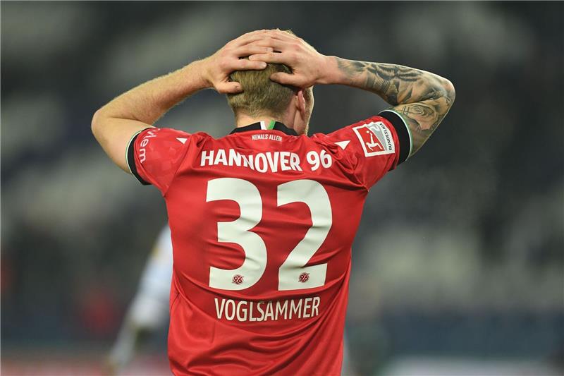 Lambertz: Streit in Hannover bedroht Investoren-Deal nicht Hannovers Andreas Vogelsammer auf dem Spielfeld.