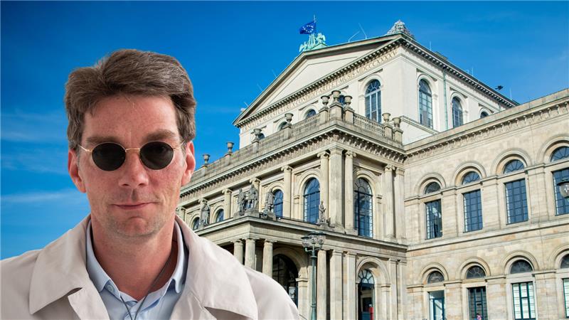 Hannover: Ballettchef beschmiert Kritikerin mit Hundekot Hannovers Ballettchef Marco Goecke beschmierte eine FAZ-Kritikerin nach einem Streit mit Hundekot. Montage: GZ, Fotos: dpa