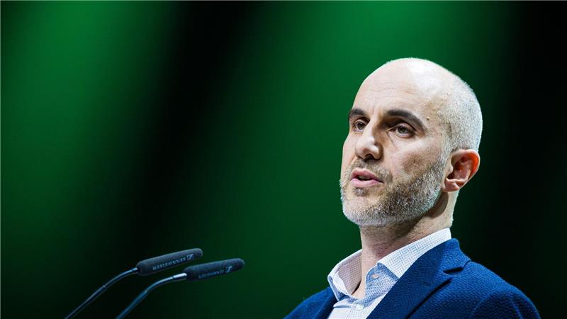 Hannovers Oberbürgermeister Belit Onay (Grüne) sprach sich gegen Kürzungen sozialer Leistungen zur Haushaltskonsolidierung aus. (Archivbild)