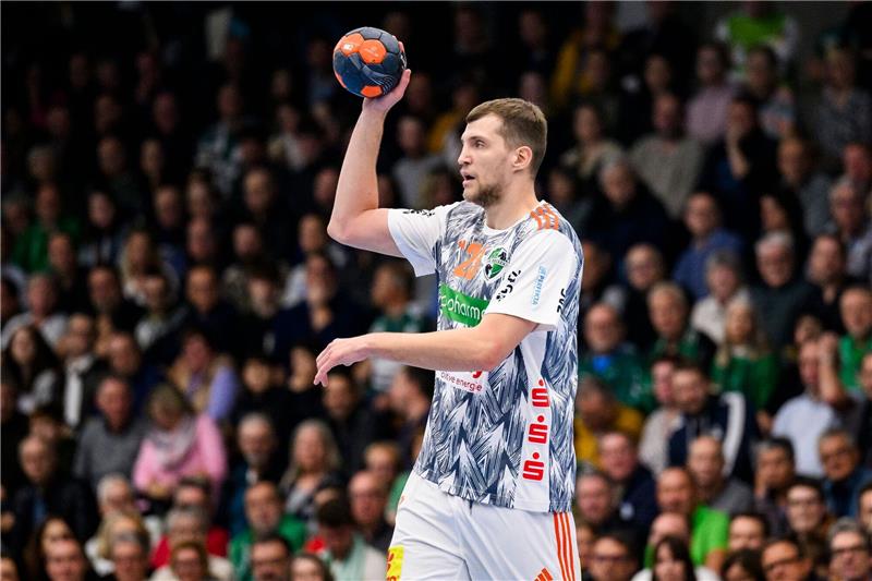 Handballer verlängern Vertrag mit Rückraumspieler Kulesch Hannovers Uladsislau Kulesch in Aktion.