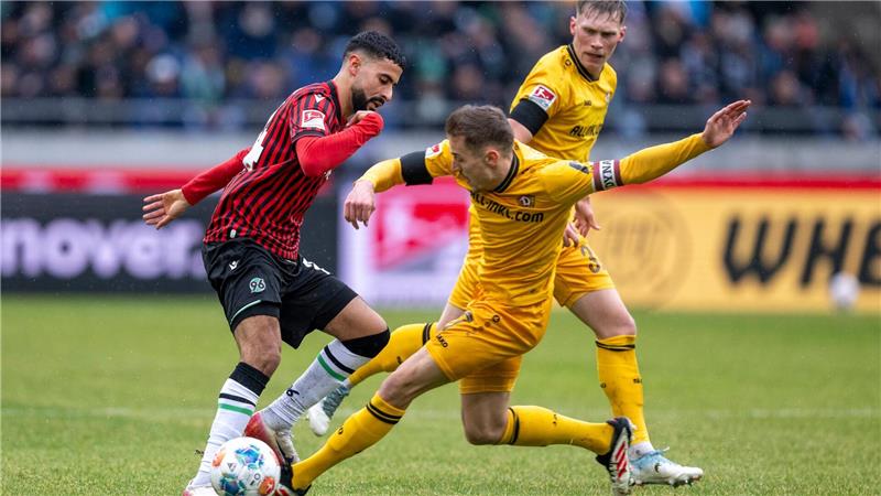 Hannovers bester Angreifer: Elias Saad (l)  