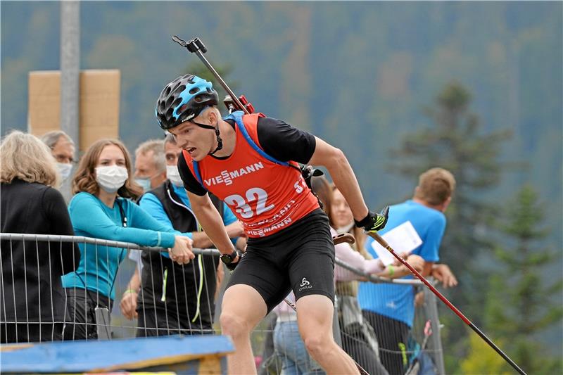 Hinter dem Harzer Spitzen-Duo klafft eine Lücke Hans Köllner, hier bei den deutschen Meisterschaften im September, hat mit starken Leistungen im IBU-Junior-Cup auf sich aufmerksam gemacht. Foto: Deubert