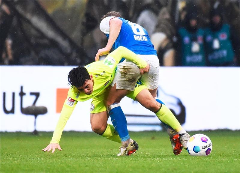 Wichtiger Sieg für Rostock, Hertha BSC gewinnt in Paderborn Hansa Rostock und Wehen Wiesbaden lieferten sich eine umkämpfte Partie im Ostseestadion.