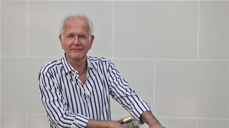 Harald Schmidt malt sich aus, was Scholz denkt Harald Schmidt glaubt, dass sich Olaf Scholz mit Blick auf seinen Nachfolger Friedrich Merz insgeheim ins Fäustchen lacht (Archivbild).