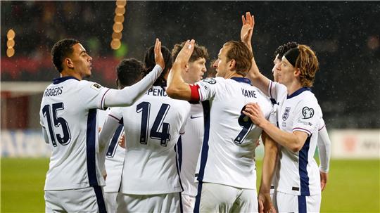 Harry Kane (2.v.r.) erzielte zwei Tore für England