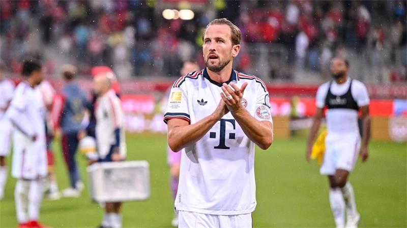 Bayern-Star Kane mit Goldenem Schuh ausgezeichnet Harry Kane erzielte in der vergangenen Saison 36 Bundesliga-Tore.