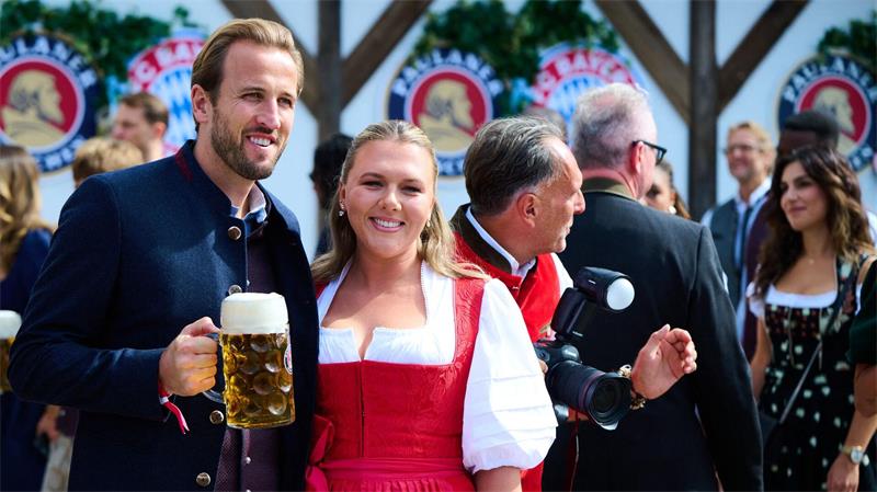Harry Kane im Käderzelt.  
