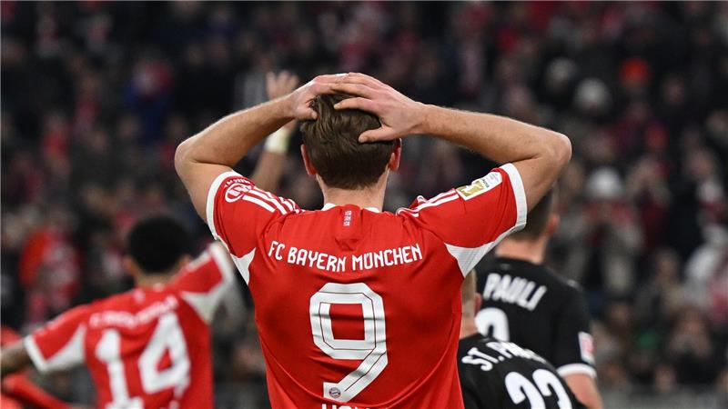 Harry Kane reagiert frustriert nach einer Torchance.