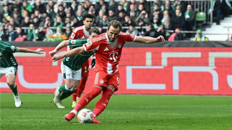 Harry Kane trifft per Foulelfmeter zum 0:1.